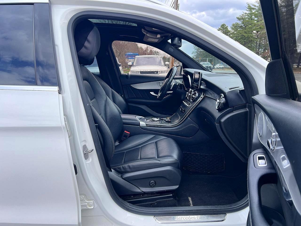 2019 Mercedes-Benz Glc 300 4Matic - Image 5
