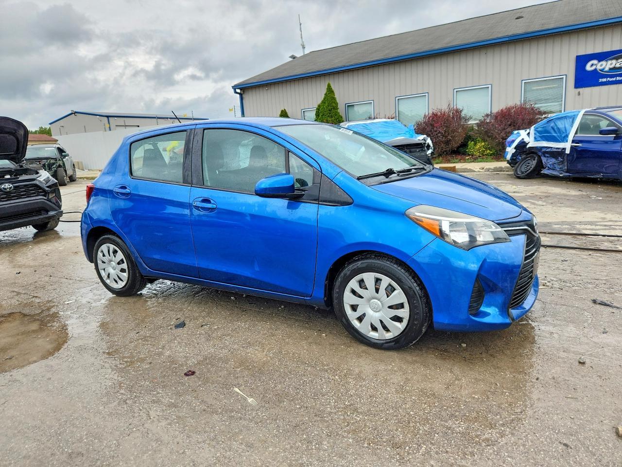 2016 Toyota Yaris 5-Door L - Фото 4