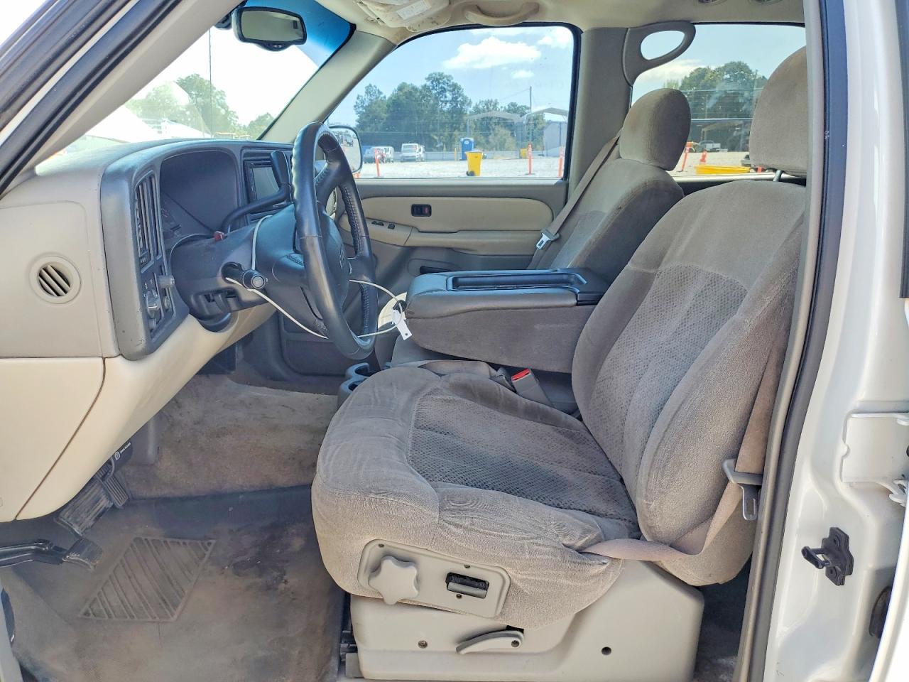 2002 Chevrolet Tahoe C1500 - Фото 7