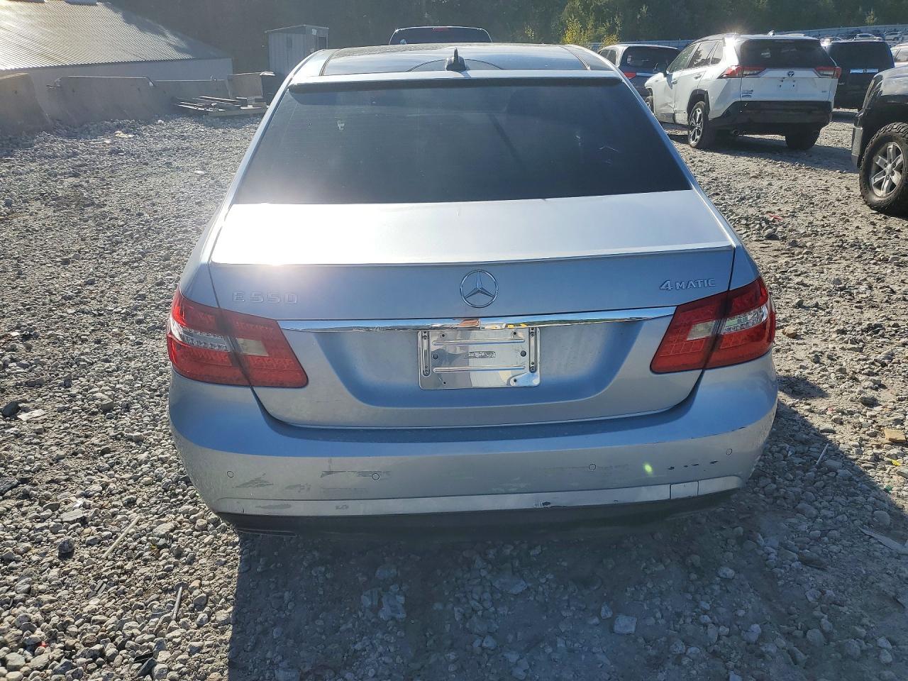 2013 Mercedes-Benz E 550 4Matic - Image 6