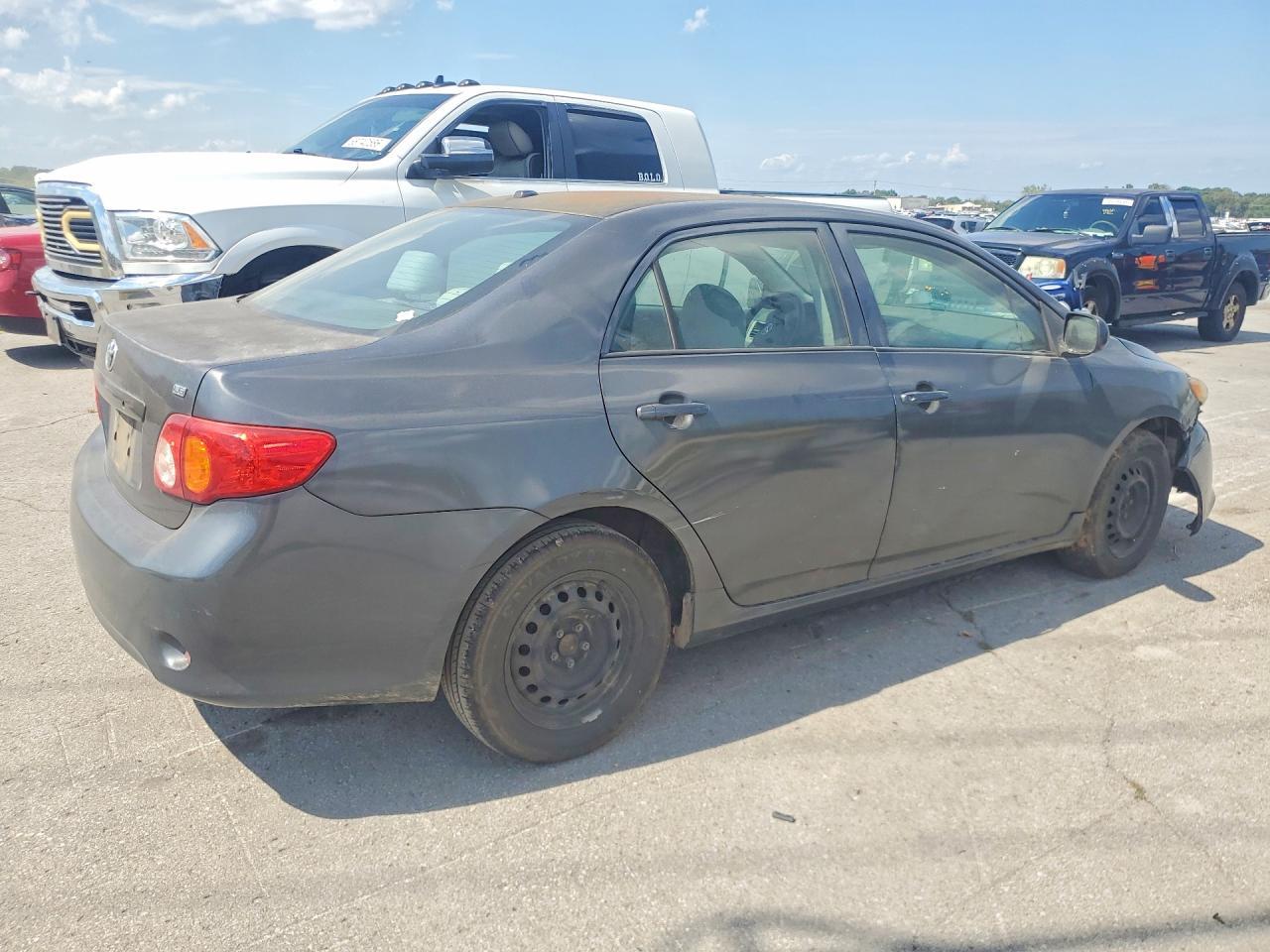 2010 Toyota Corolla Le - Фото 3