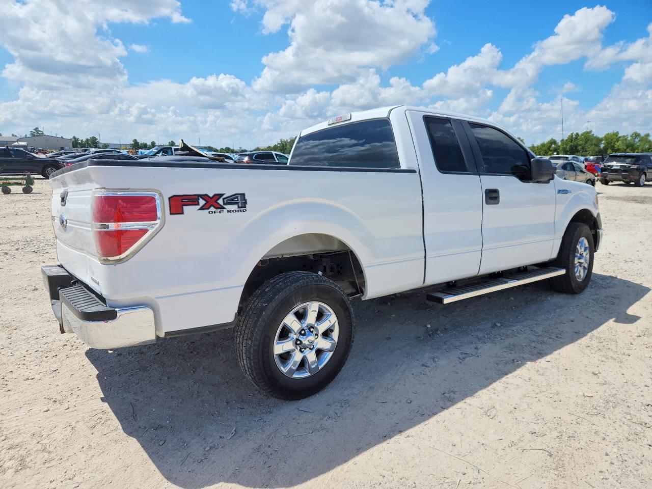 2014 Ford F150 Super Cab - Фото 3