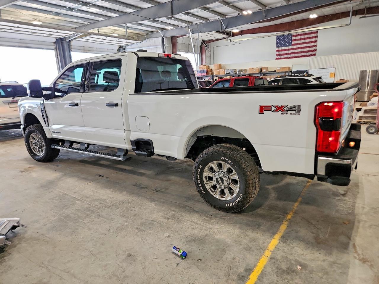 2025 Ford F250 Super Duty - Image 2