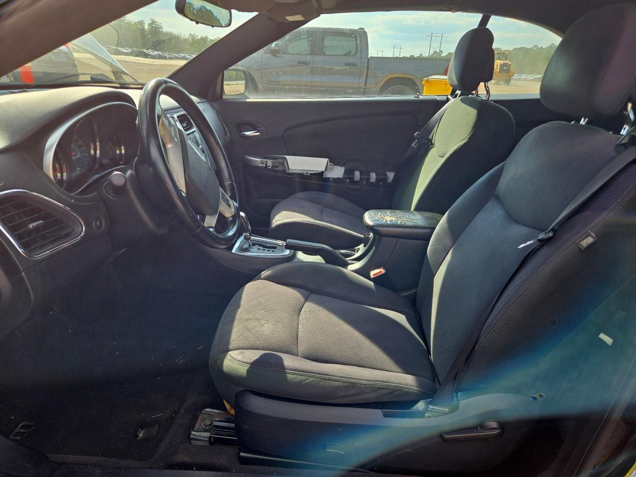 2012 Chrysler 200 Touring - Image 7