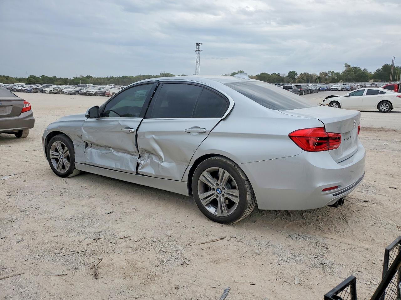 2018 BMW 330 I - Фото 2