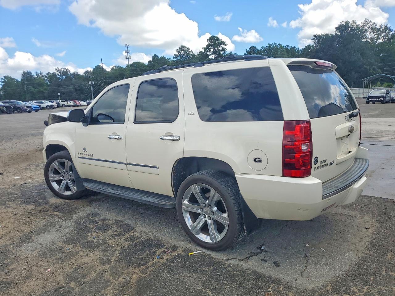 2009 Chevrolet Tahoe K1500 Ltz - Image 2