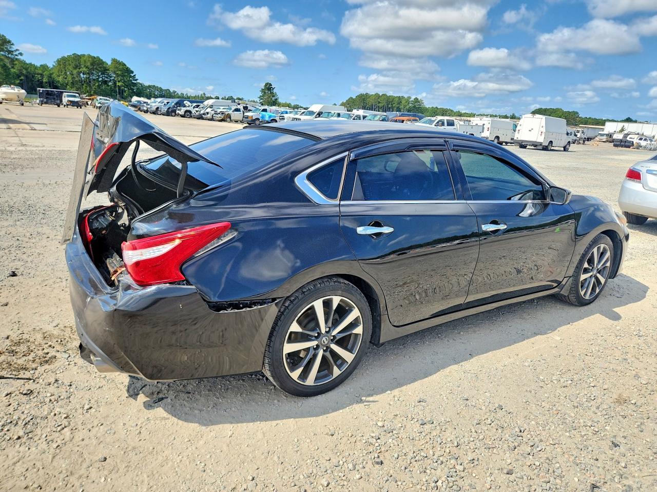 2016 Nissan Altima 2.5 Sr - Image 3