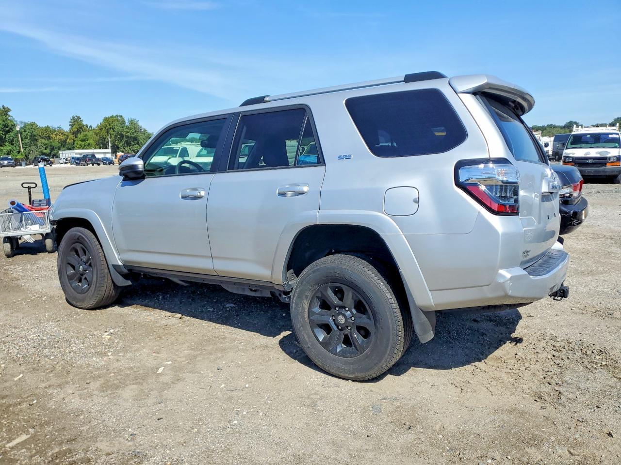 2024 Toyota 4Runner Sr5 - Фото 2