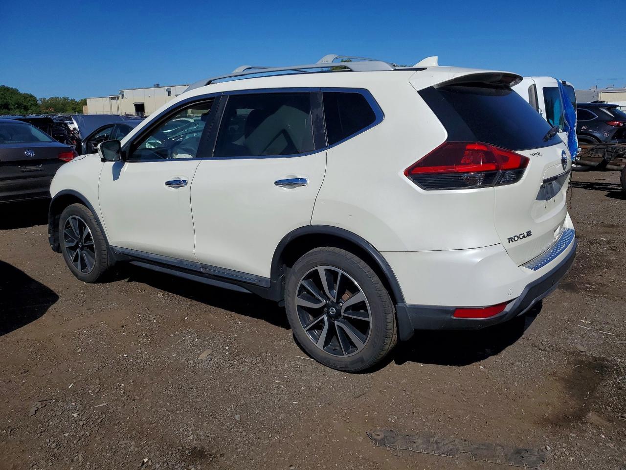 2019 Nissan Rogue Sl - Image 2