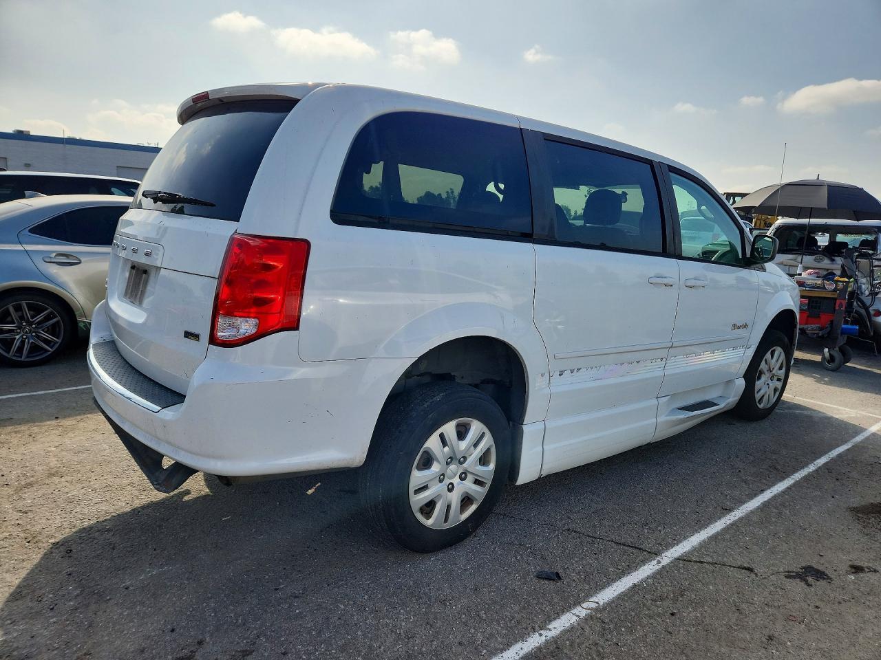 2016 Dodge Grand Caravan Se - Image 3