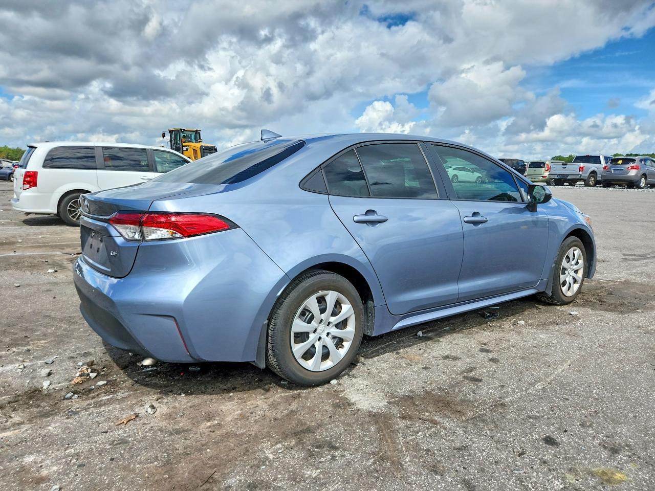 2025 Toyota Corolla Le - Фото 3