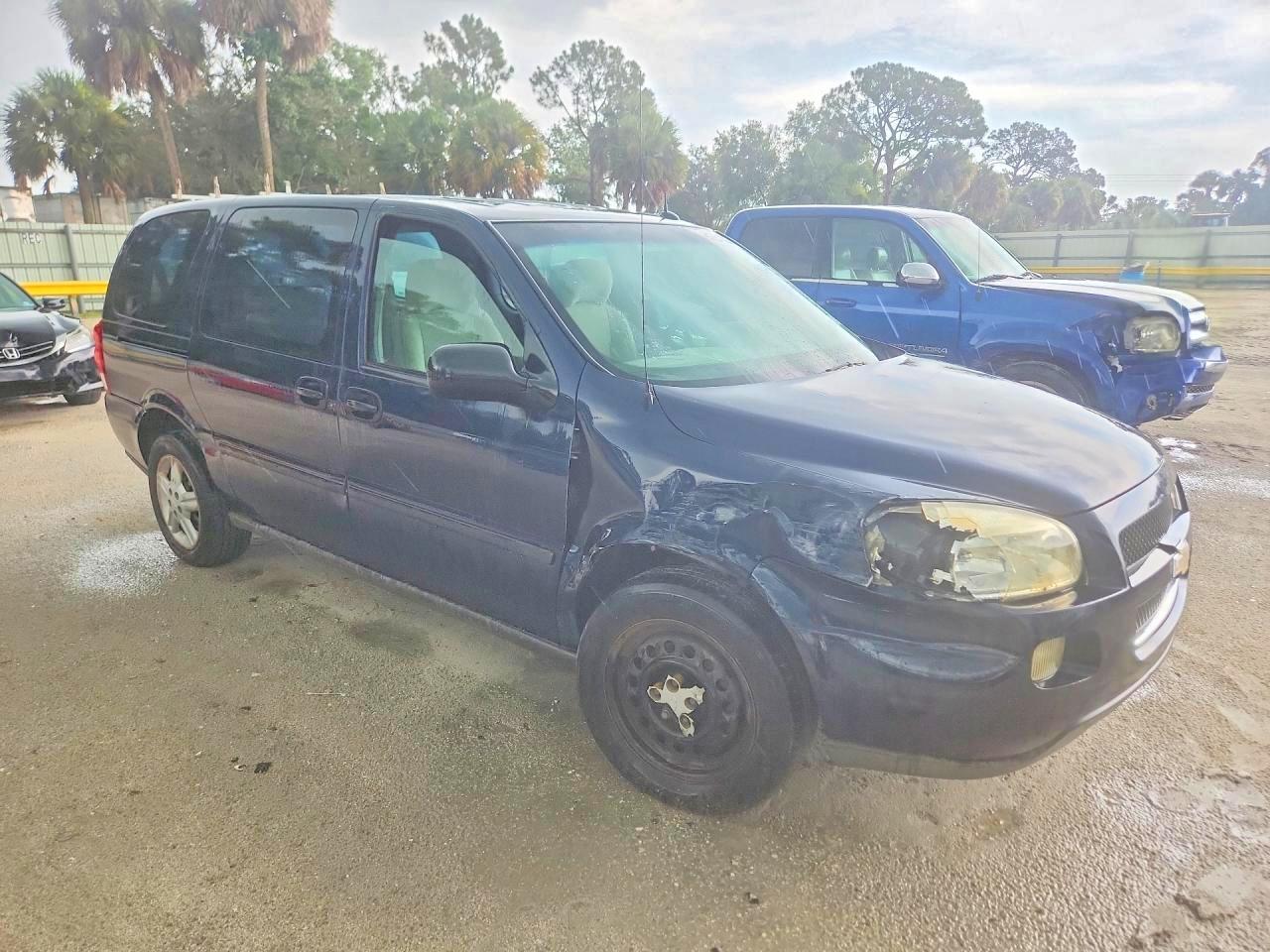 2005 Chevrolet Uplander - Image 4