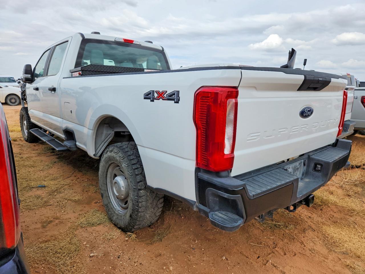 2025 Ford F250 Super Duty - Image 2