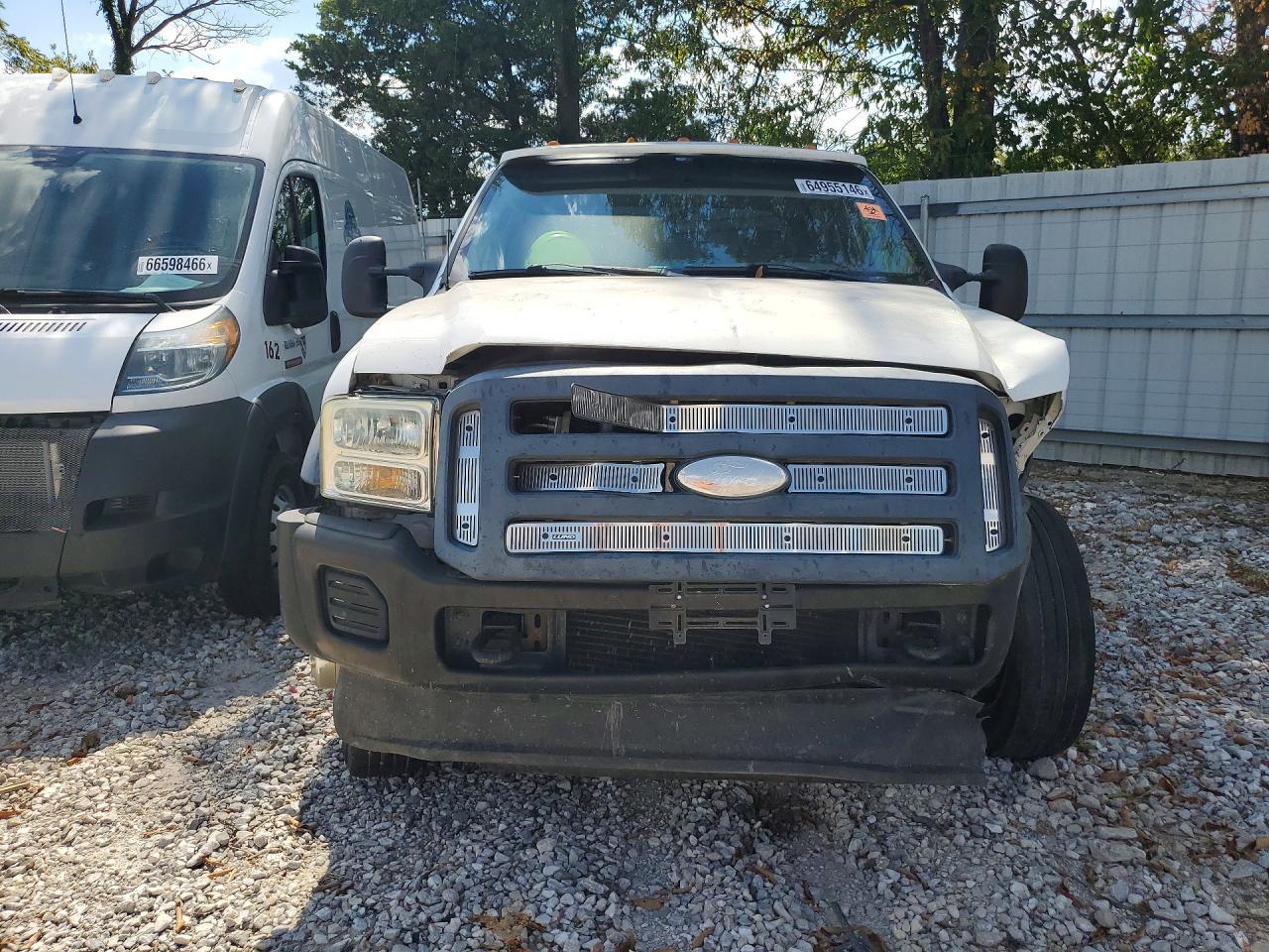2007 Ford F550 Super Duty - Image 5
