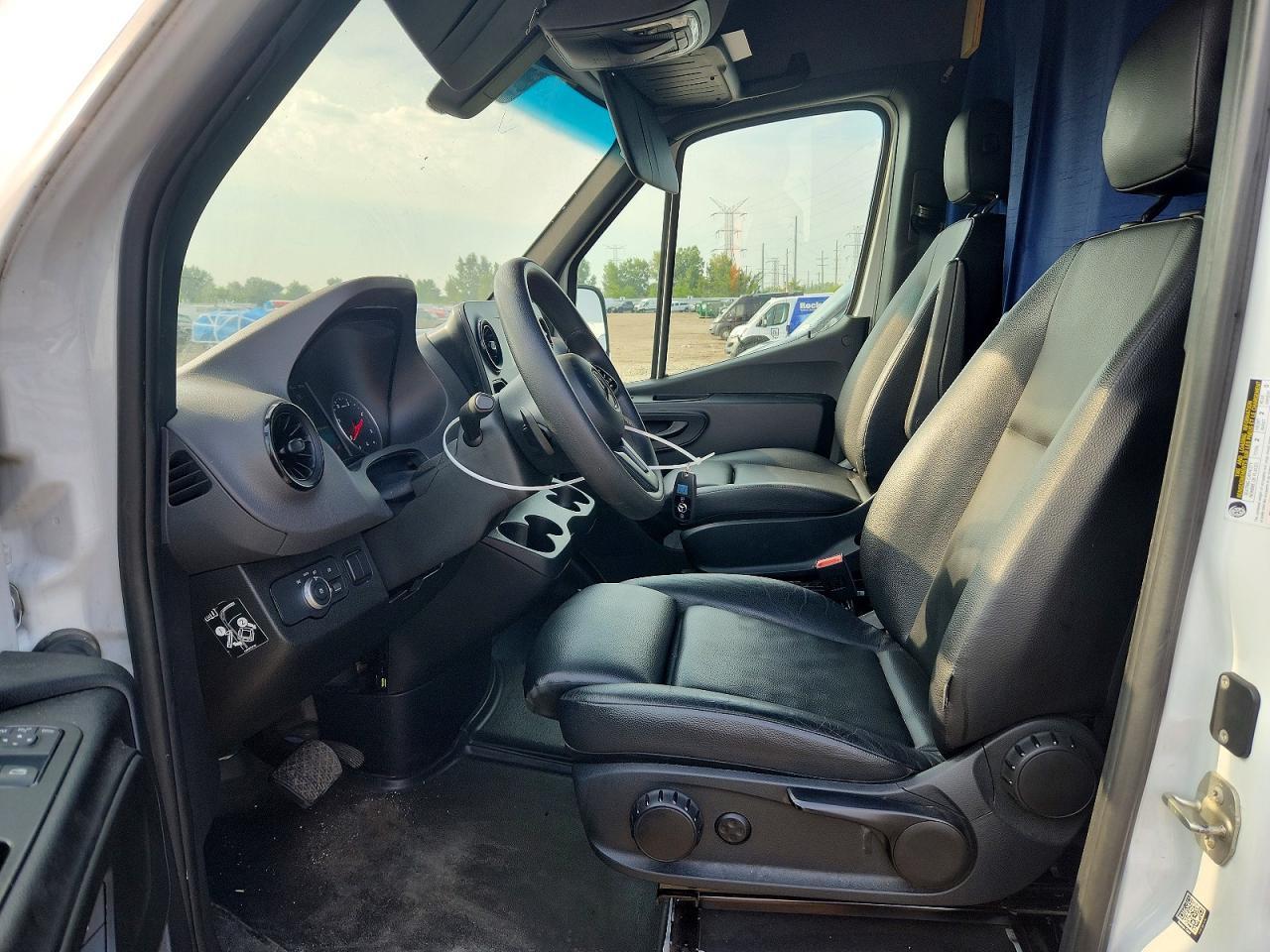2023 Mercedes-Benz Sprinter 2500 - Image 7