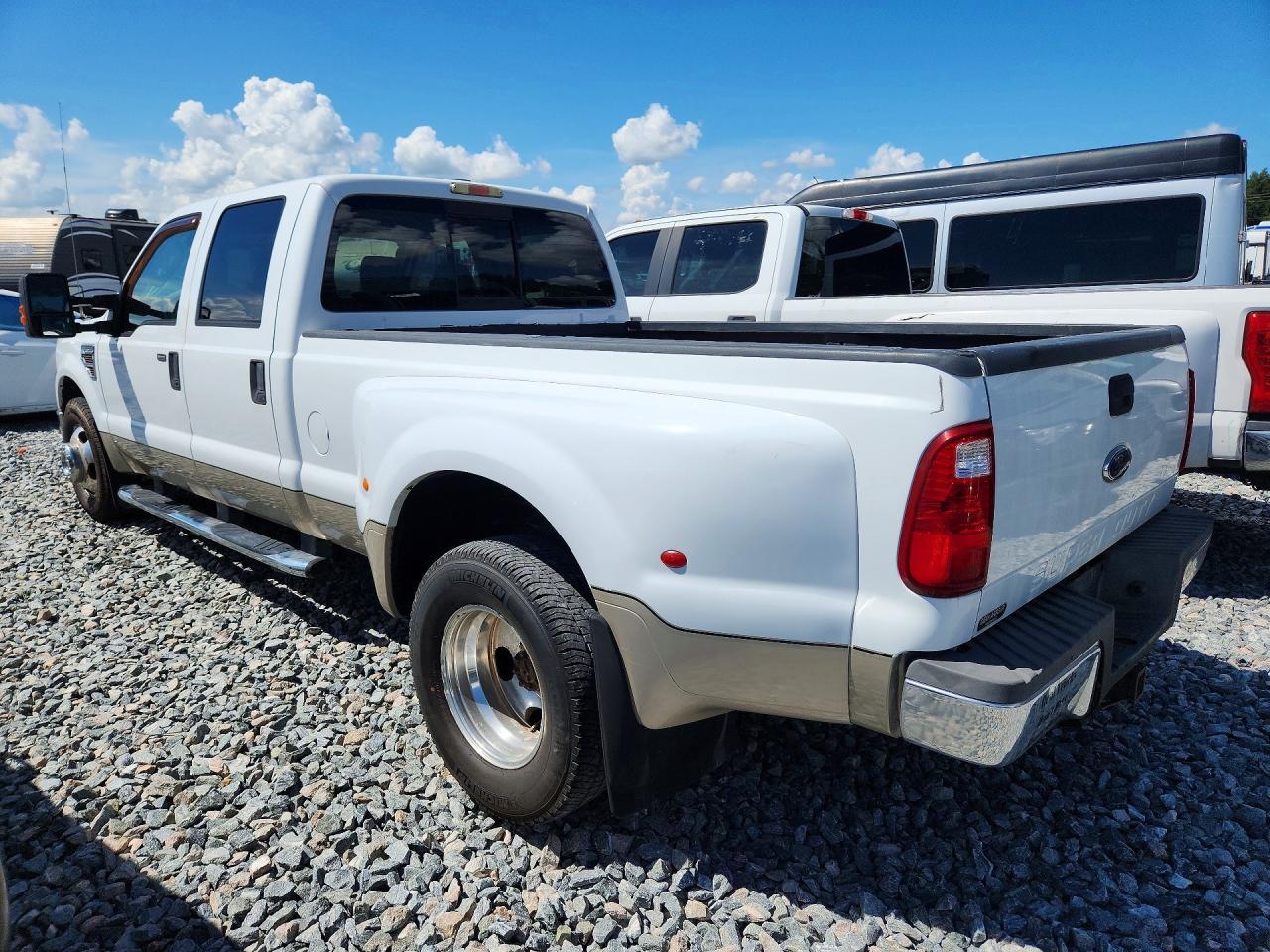 2008 Ford F350 Super Duty - Фото 2