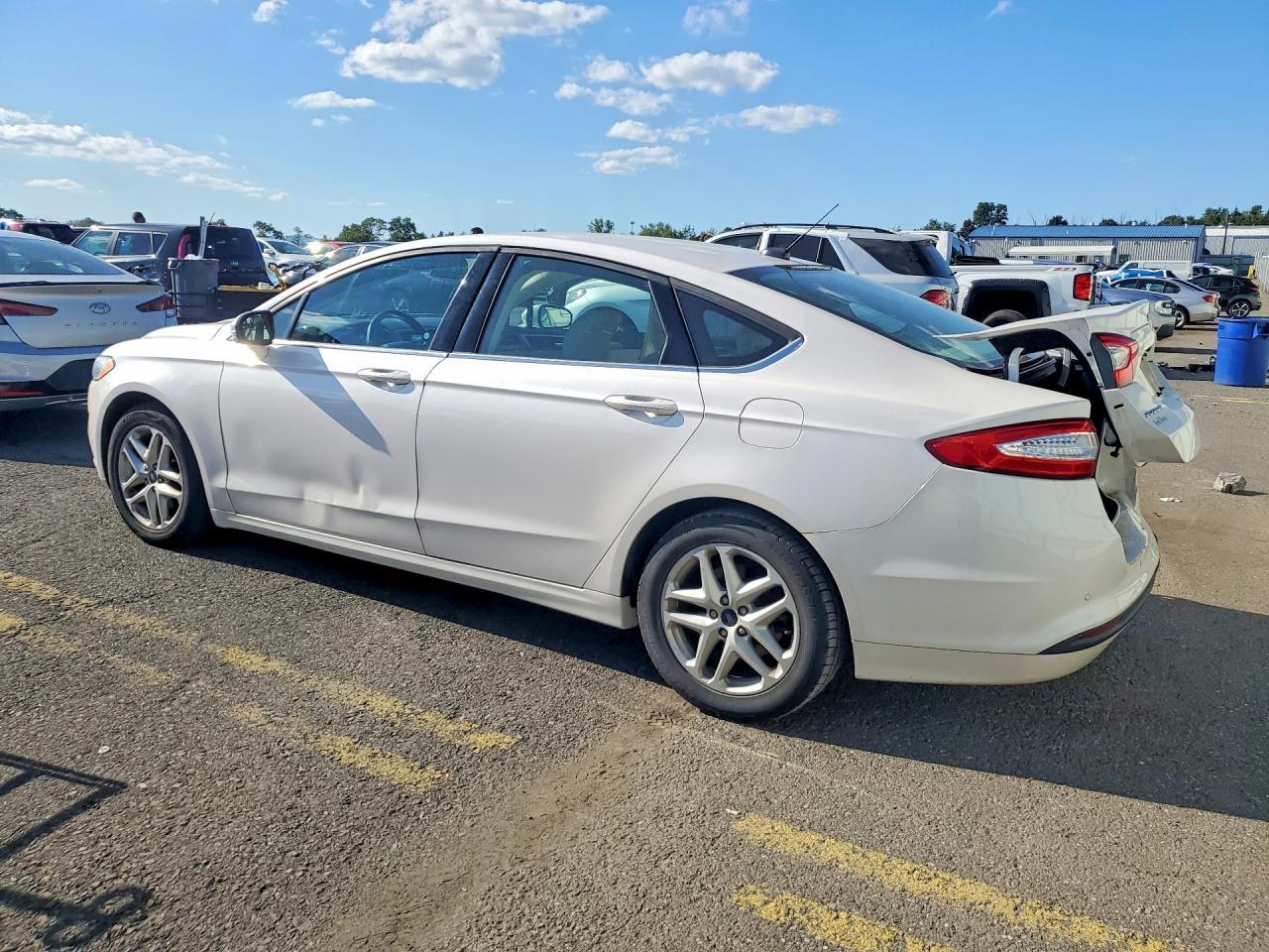 2016 Ford Fusion Se - Фото 2