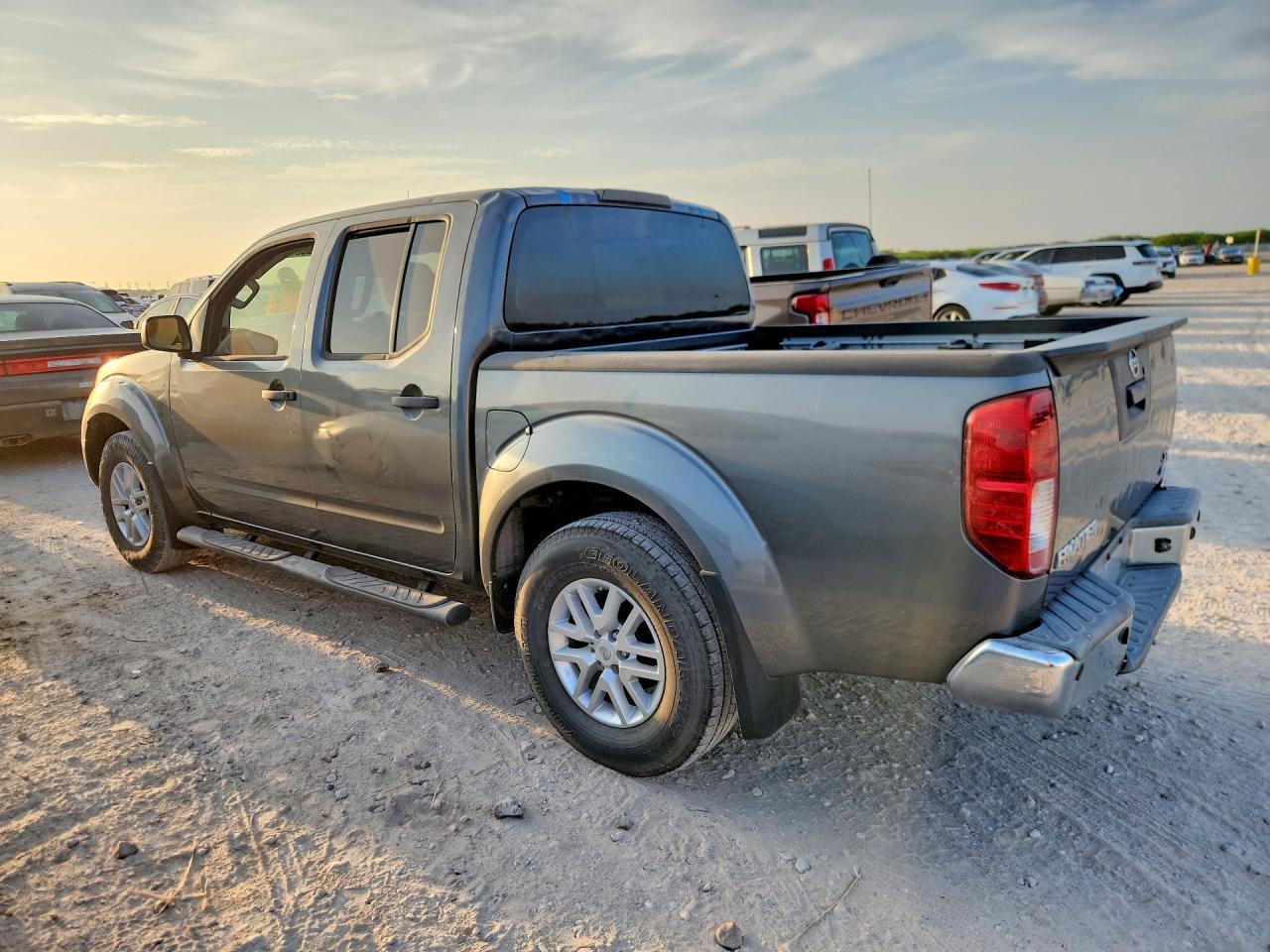 2017 Nissan Frontier Sv - Фото 2
