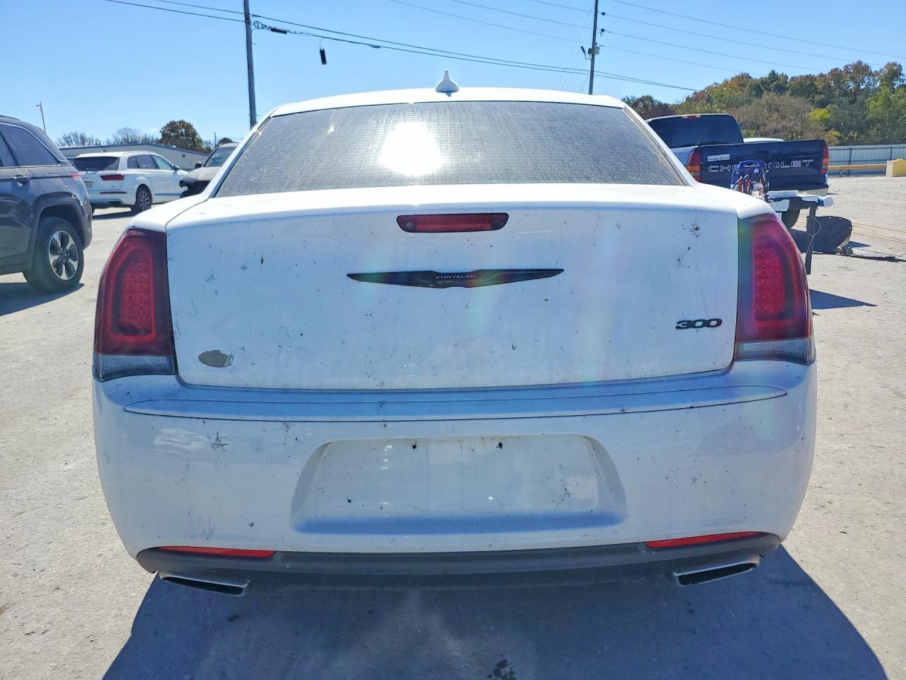 2020 Chrysler 300 Touring - Фото 6