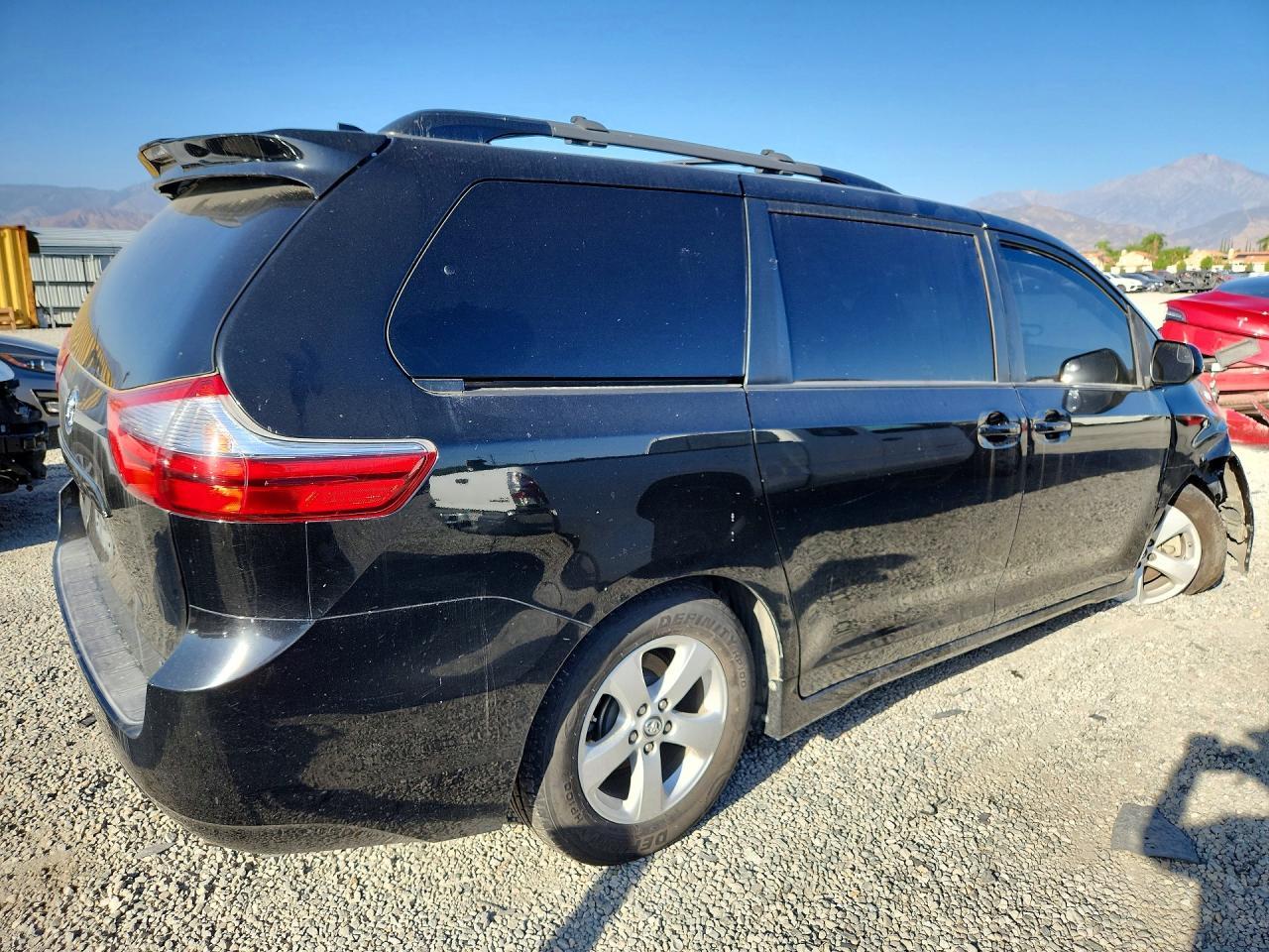 2020 Toyota Sienna Le - Image 3