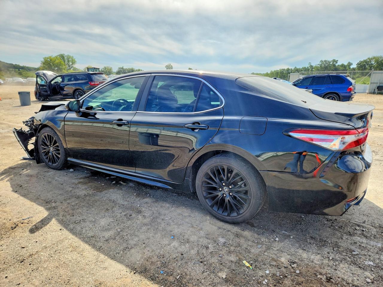 2018 Toyota Camry Se - Фото 2