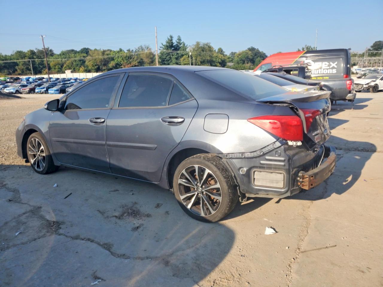 2017 Toyota Corolla Se - Image 2