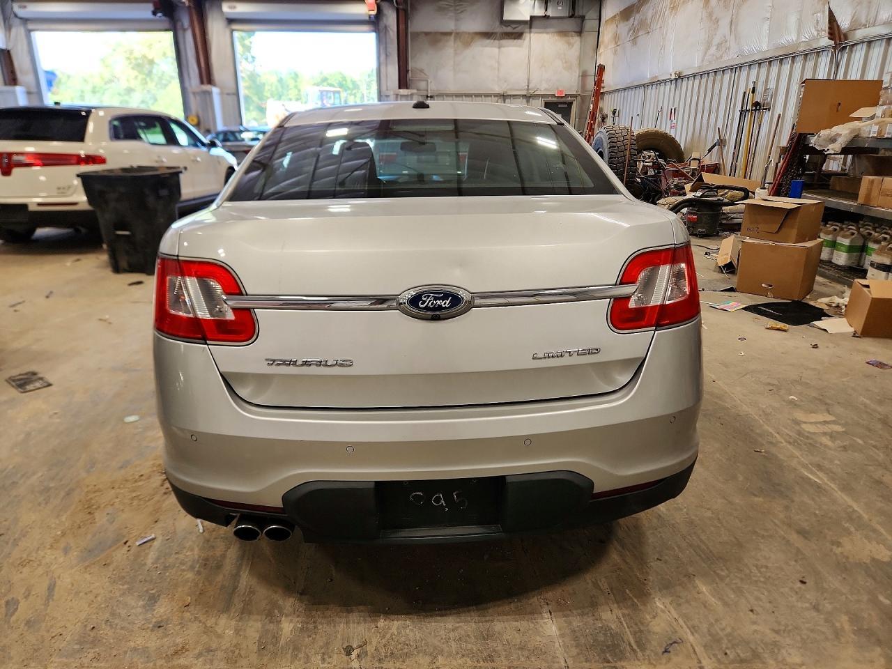 2011 Ford Taurus Limited - Image 6