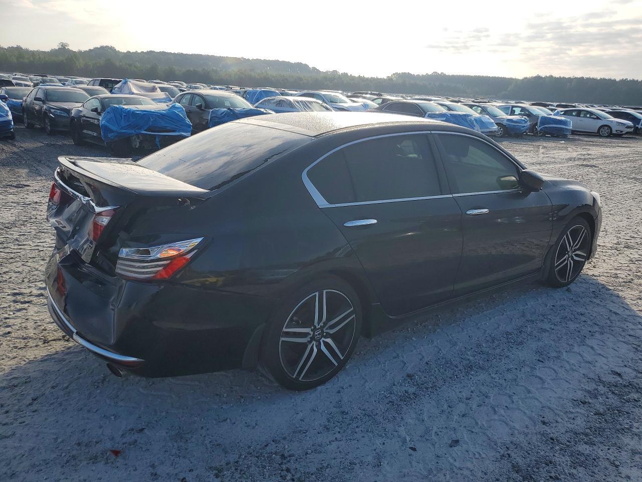 2017 Honda Accord Sport - Image 3