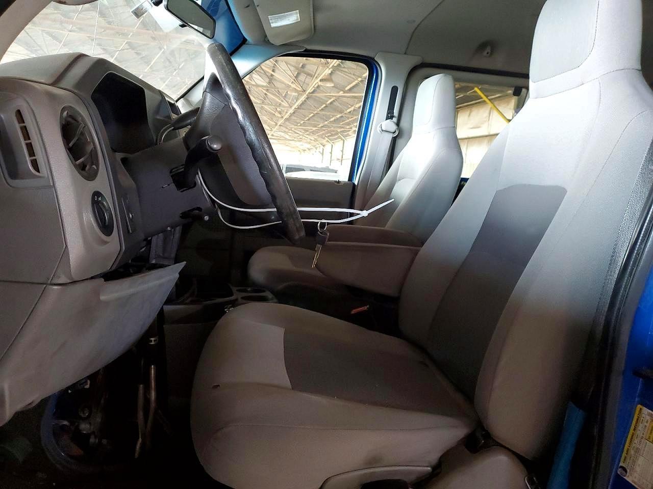 2014 Ford Econoline E350 Super Duty Wagon - Фото 7