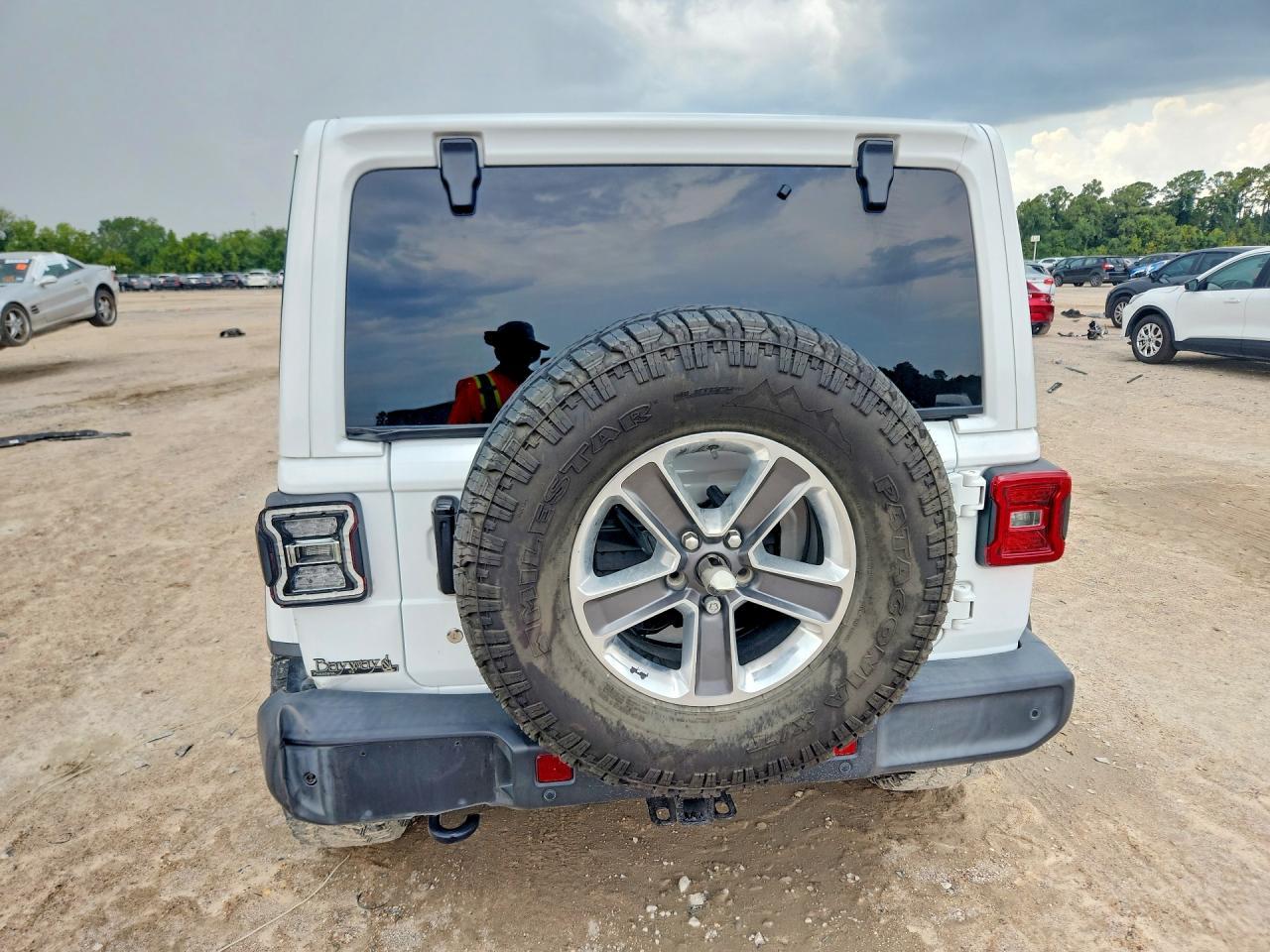 2020 Jeep Wrangler Unlimited Sahara - Фото 6