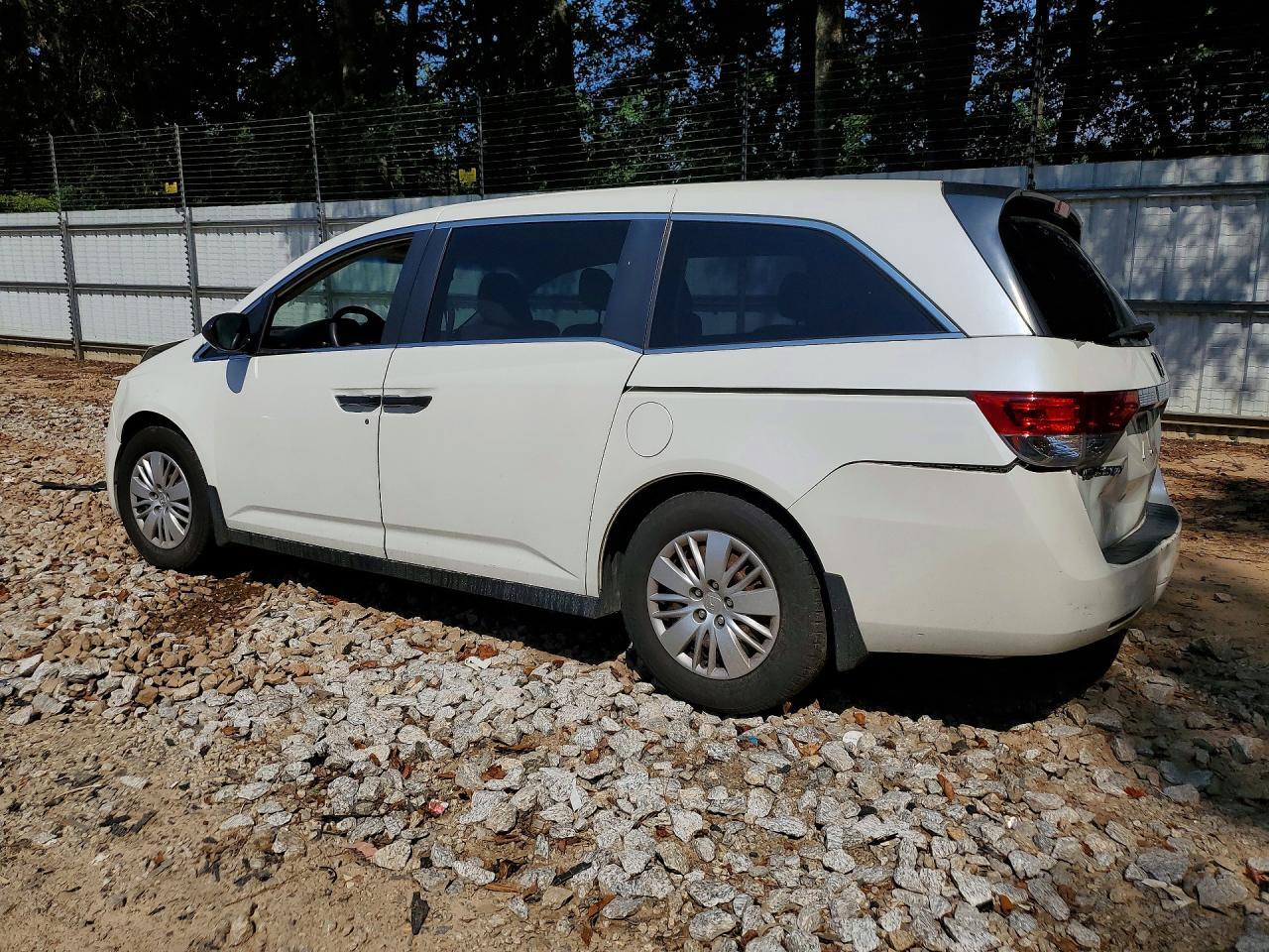 2016 Honda Odyssey Lx - Image 2