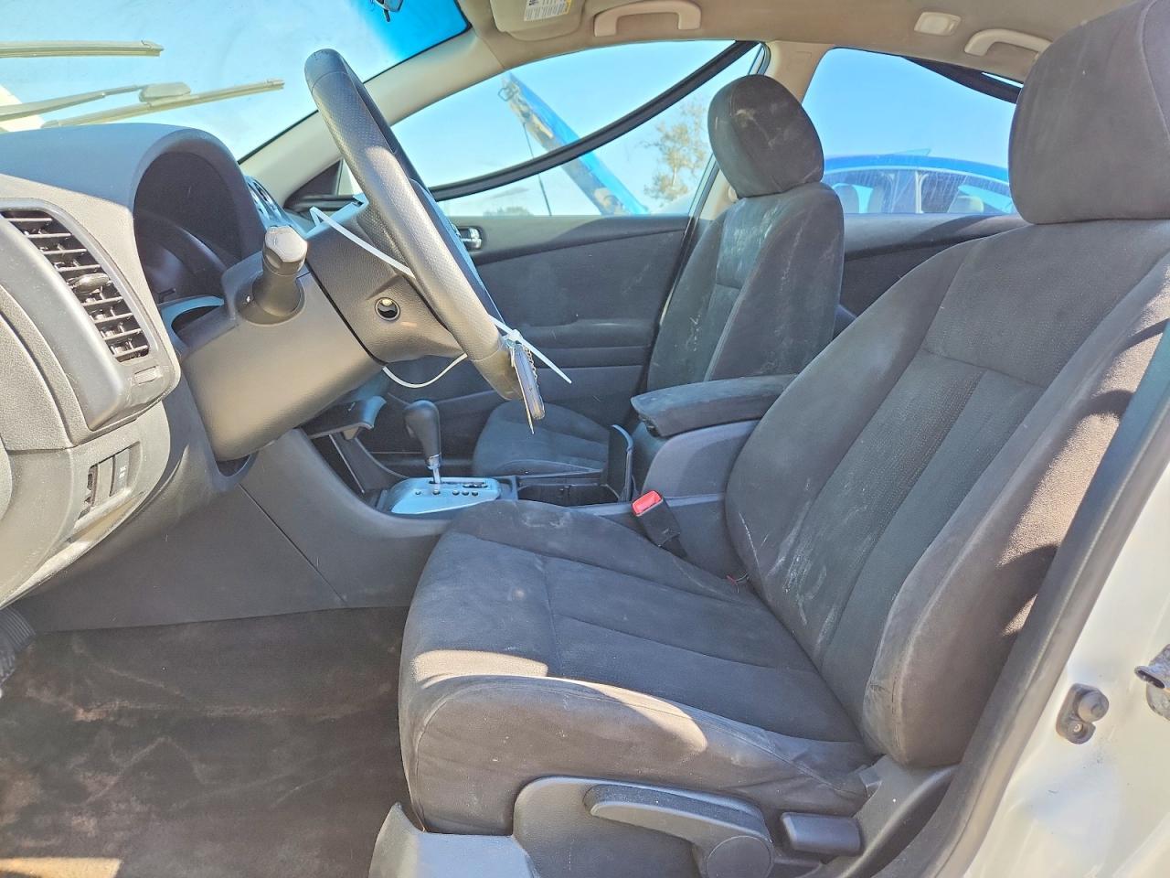 2010 Nissan Altima 2.5 - Фото 7