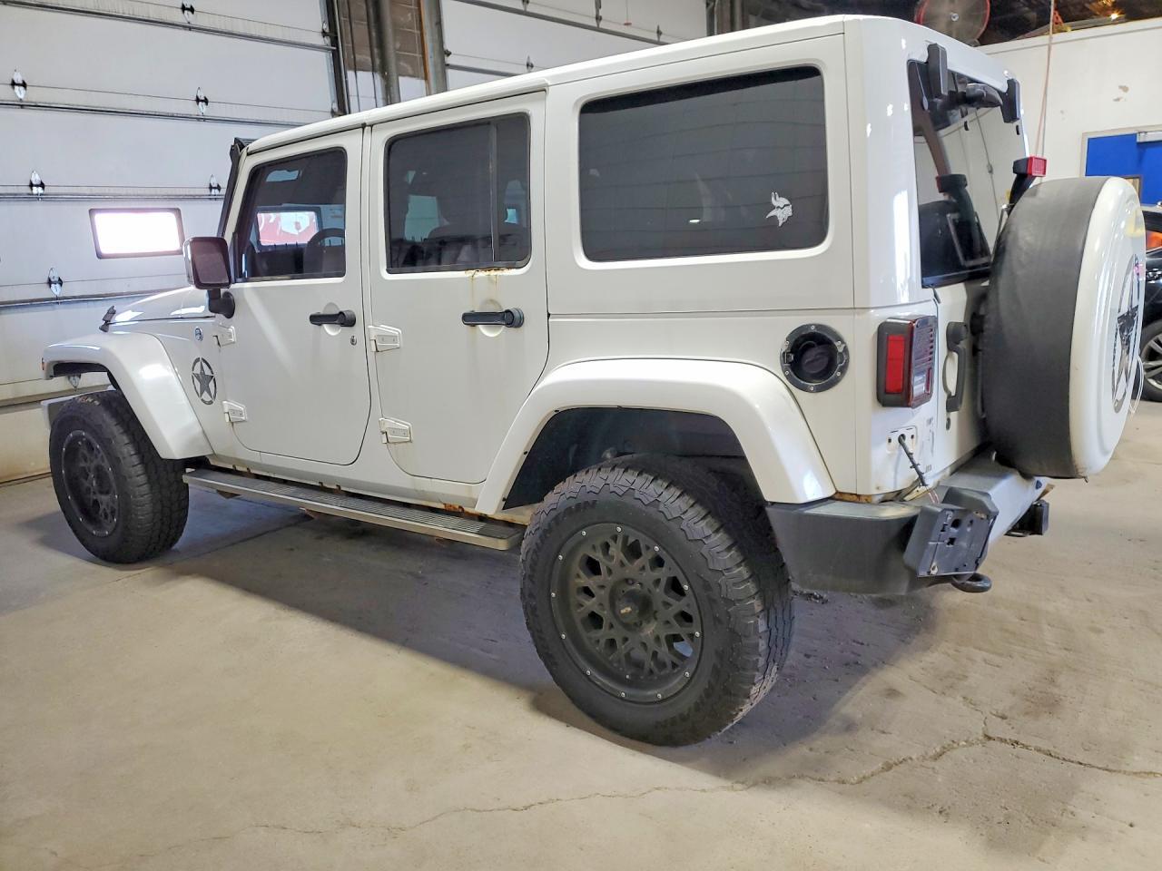 2011 Jeep Wrangler Unlimited Sahara - Image 2