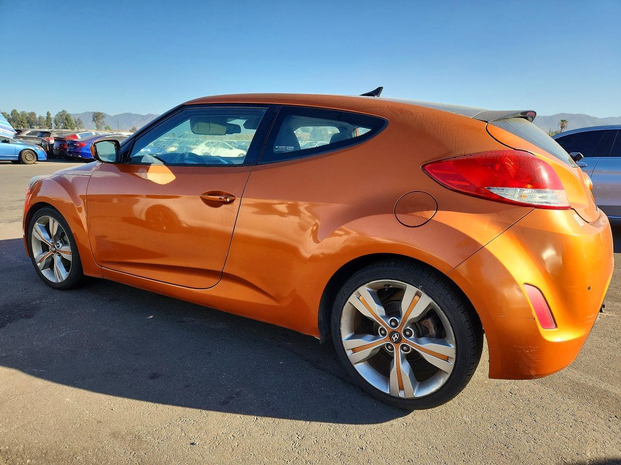 2012 Hyundai Veloster Base - Фото 2