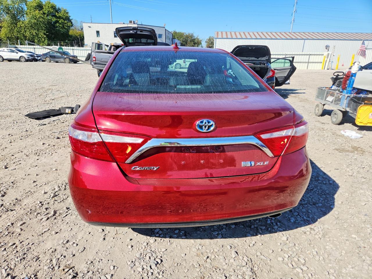 2017 Toyota Camry Hybrid Xle - Image 6