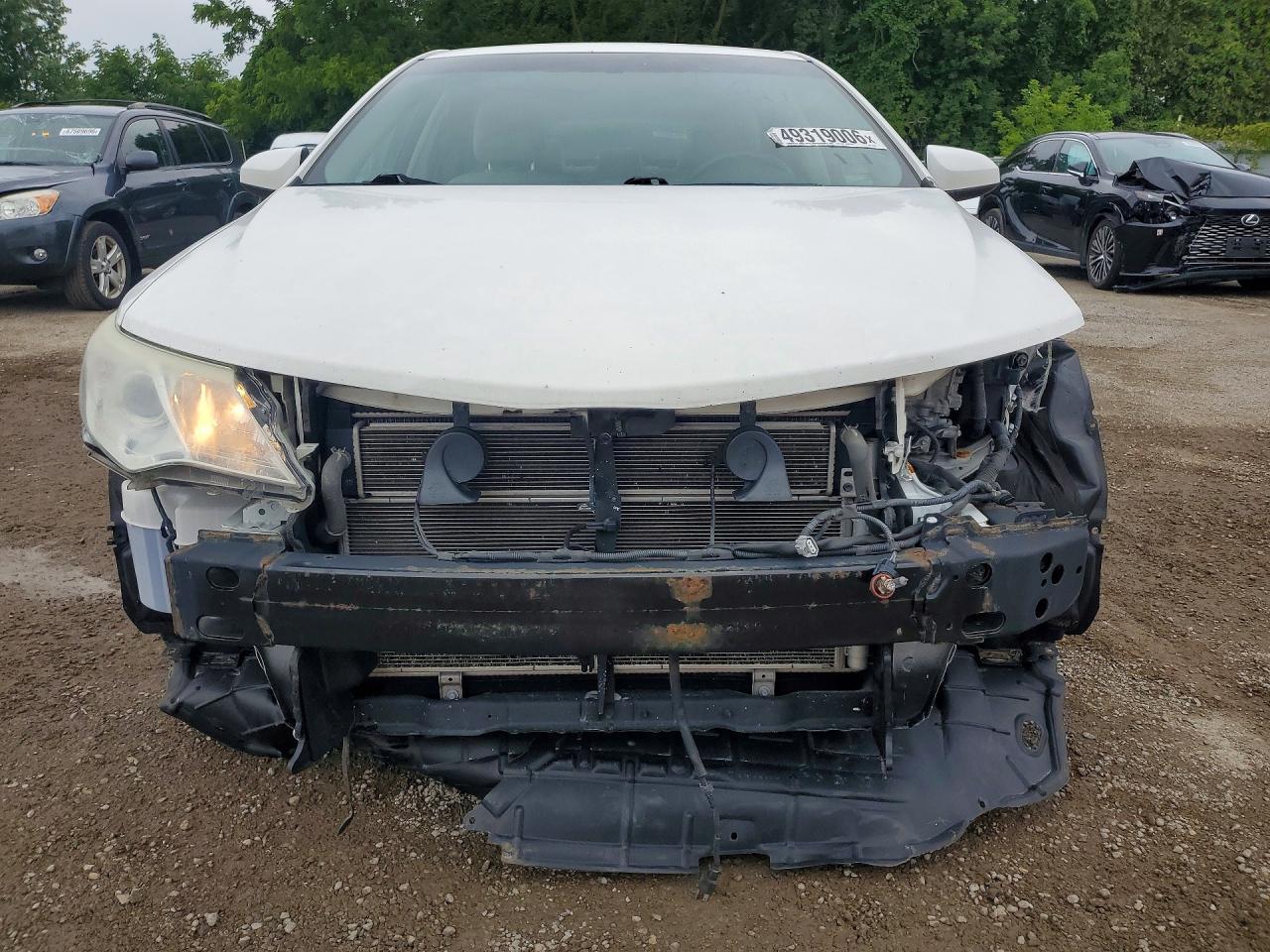 2014 Toyota Camry Hybrid Le - Image 5