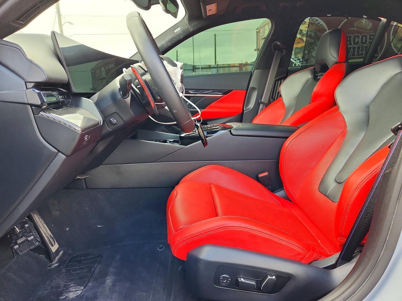 2026 BMW M5 - Фото 7