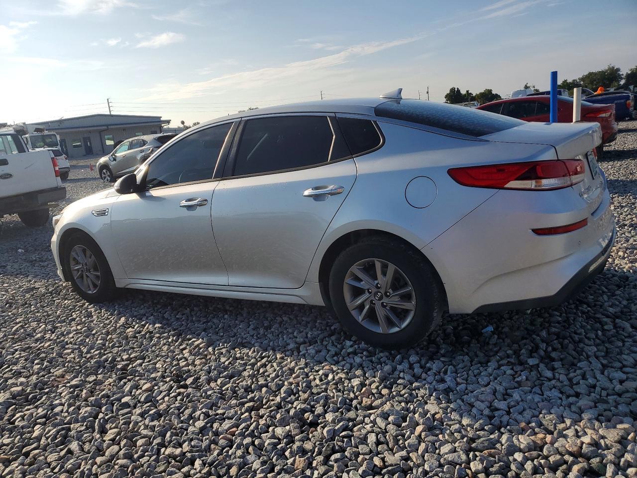 2020 Kia Optima Lx - Фото 2