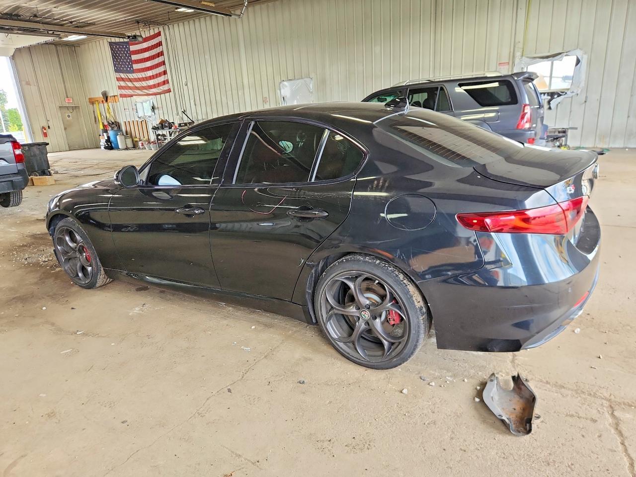 2018 Alfa Romeo Giulia Ti Q4 - Фото 2