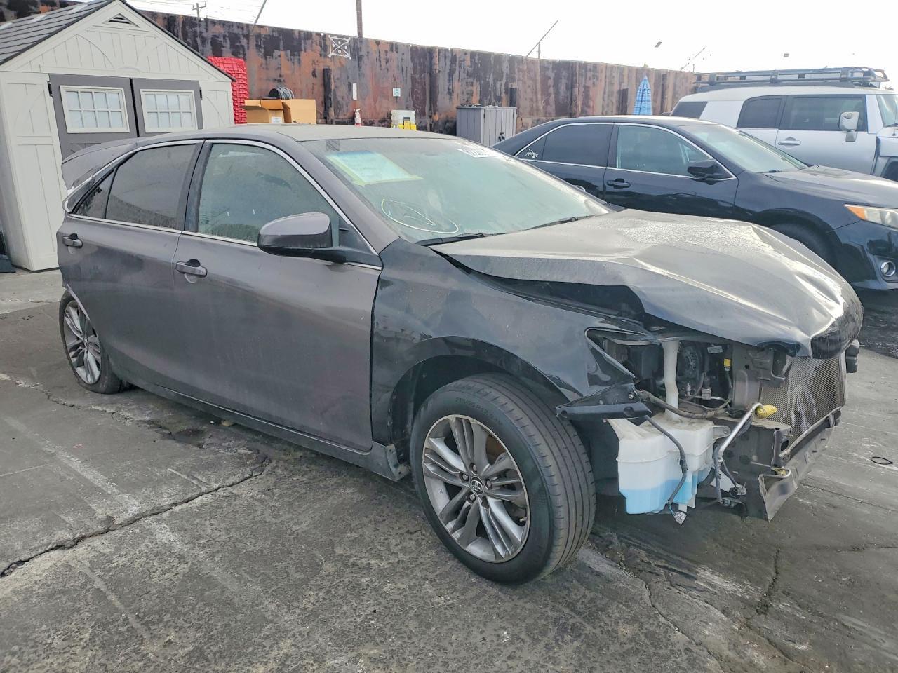 2017 Toyota Camry Se - Фото 4
