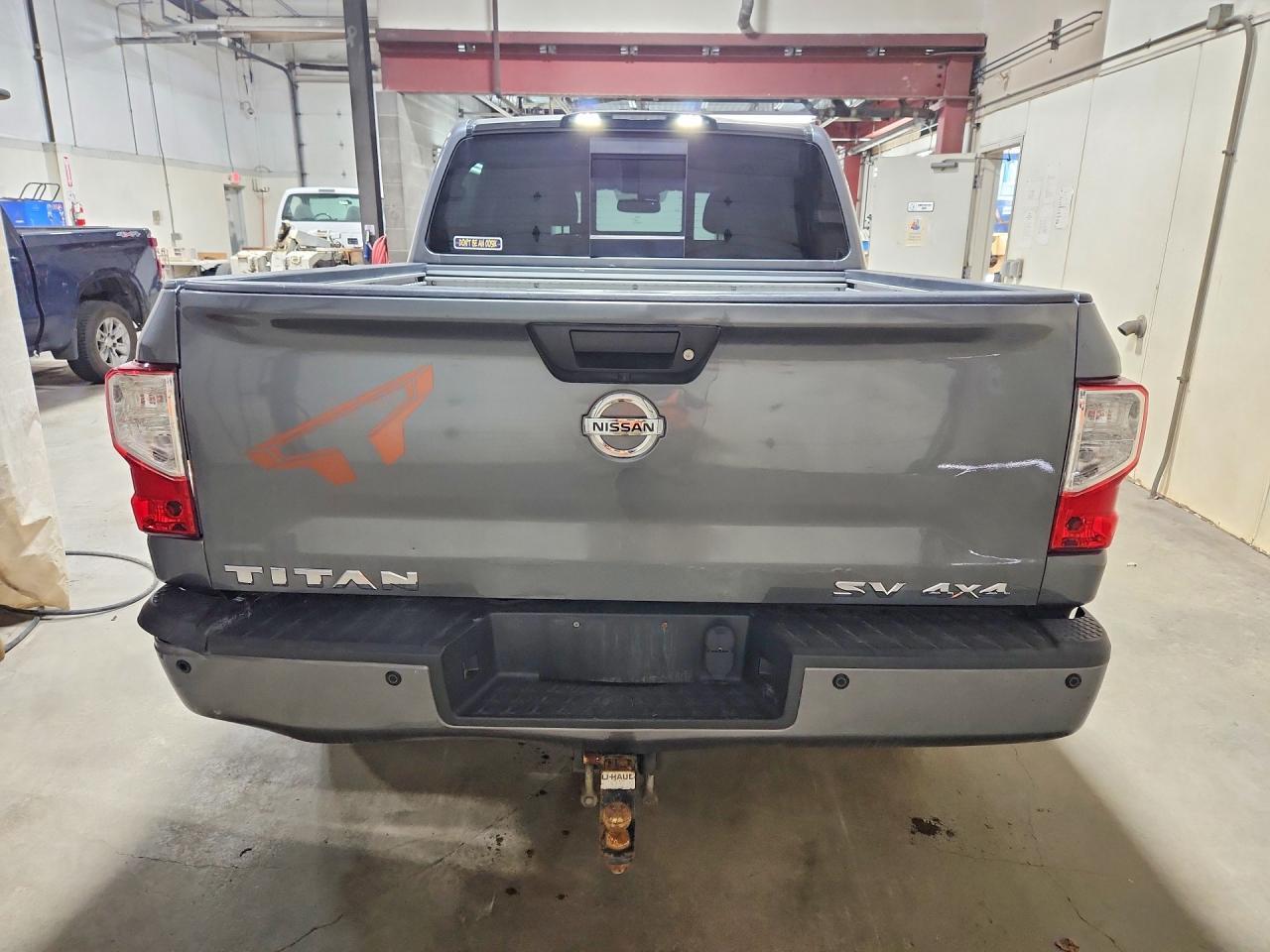 2017 Nissan Titan S - Фото 6