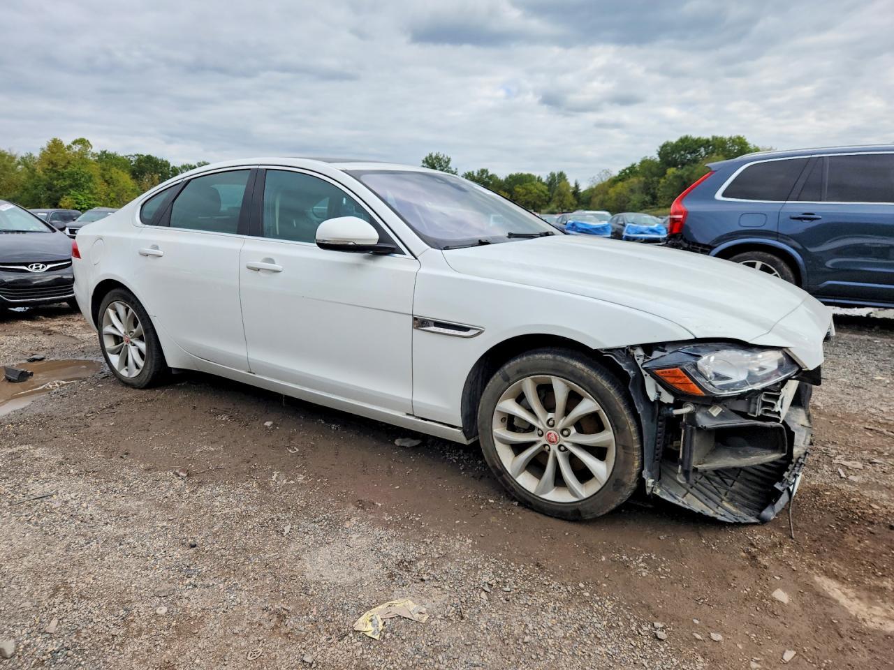 2019 Jaguar Xf Premium - Фото 4