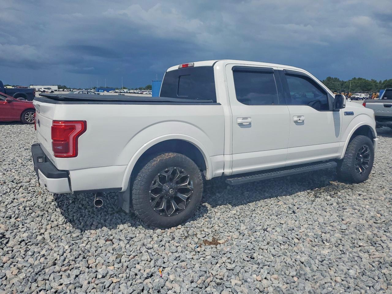2015 Ford F150 Supercrew - Фото 3