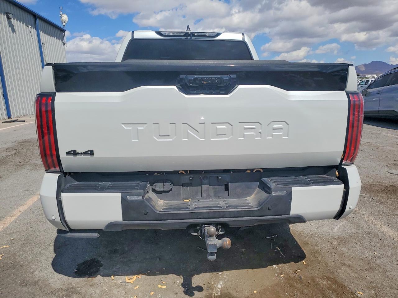 2024 Toyota Tundra Platinum - Image 6