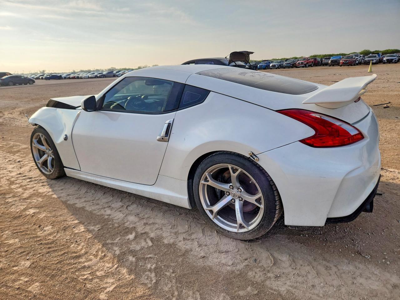 2012 Nissan 370Z Base - Фото 2