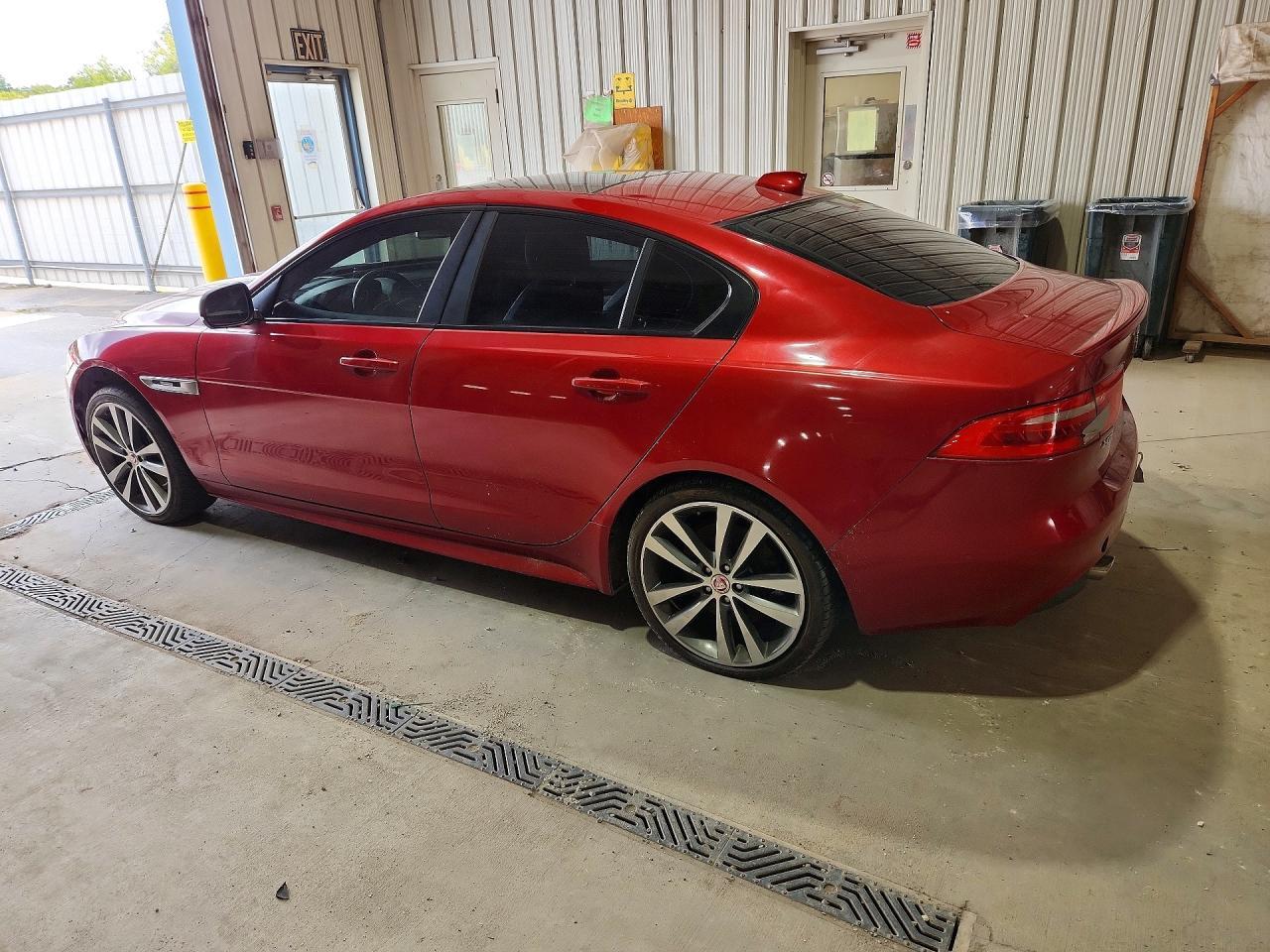2017 Jaguar Xe R - Sport - Фото 2
