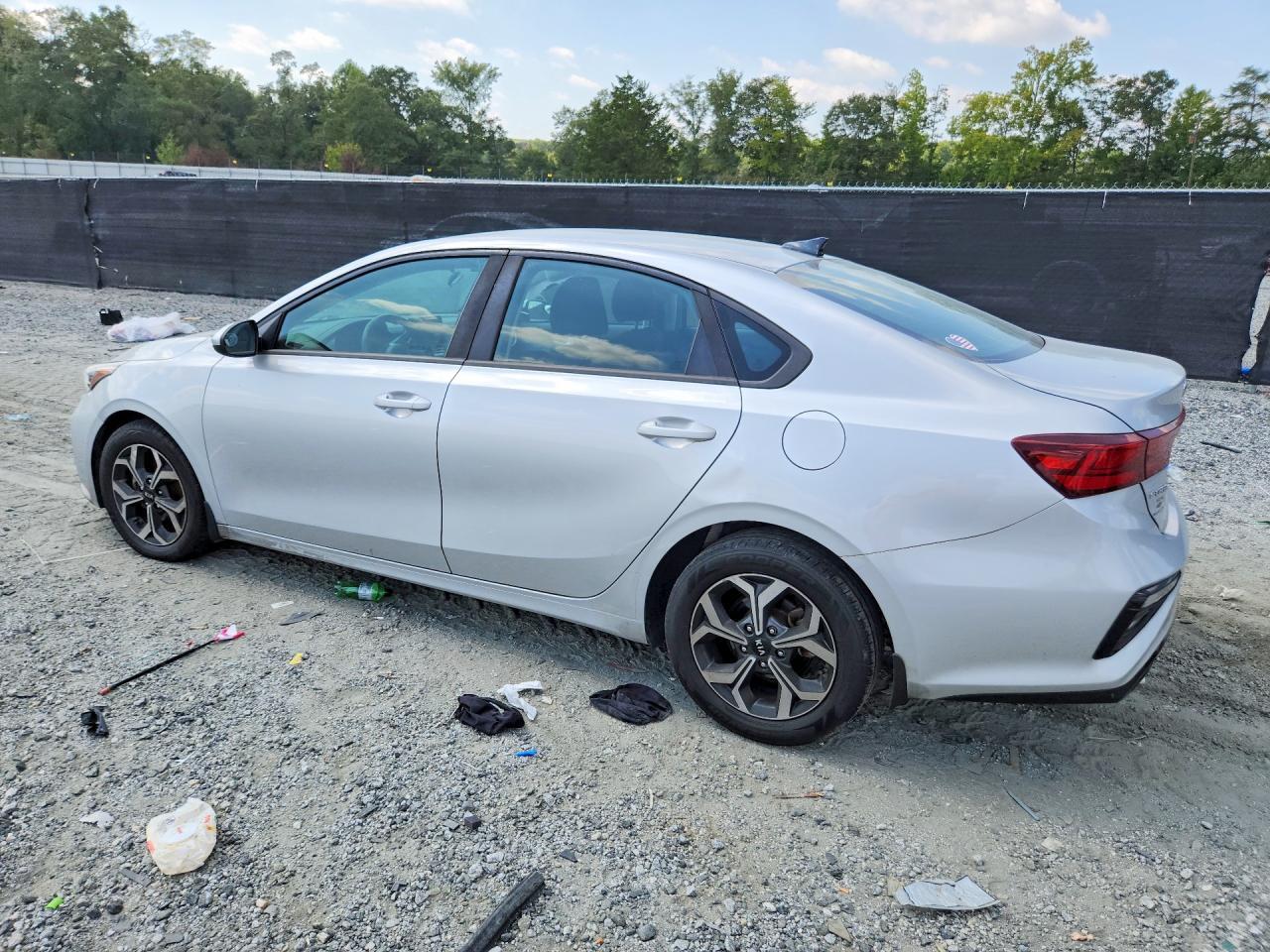 2019 Kia Forte Lxs - Фото 2