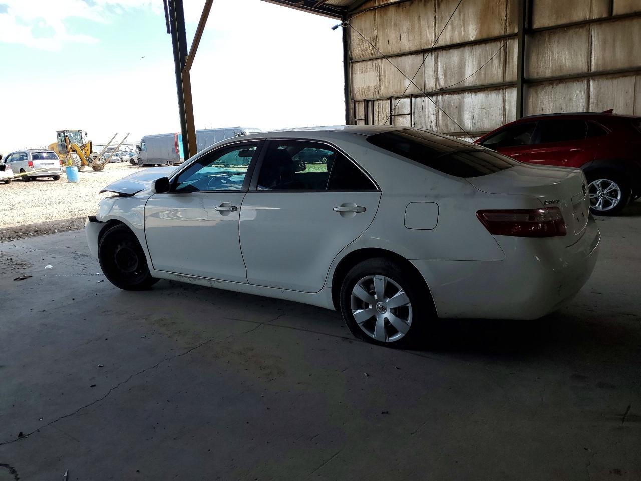 2009 Toyota Camry Le - Фото 2