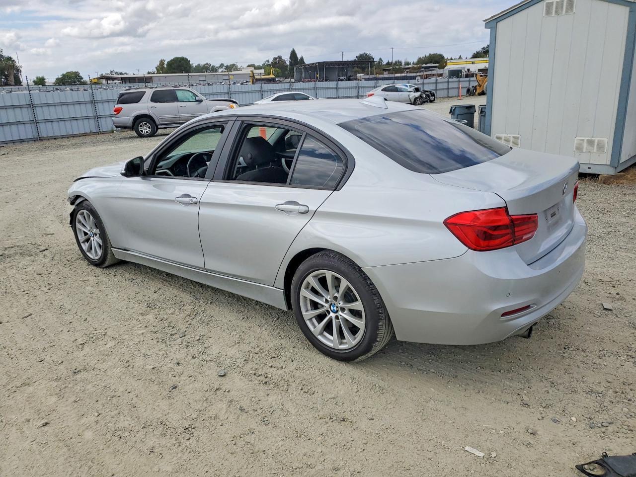 2018 BMW 320 I - Фото 2