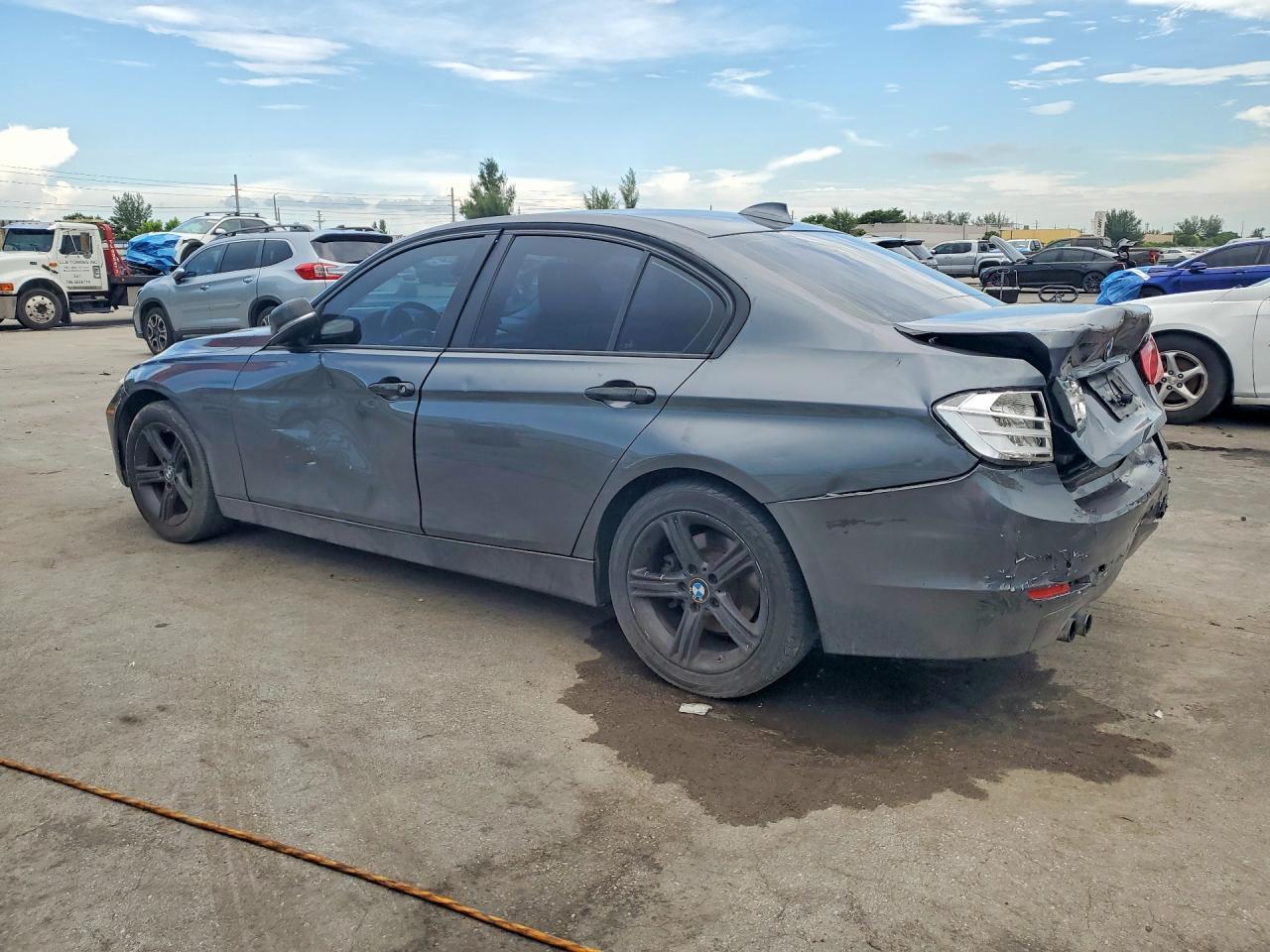 2013 BMW 328 I - Фото 2
